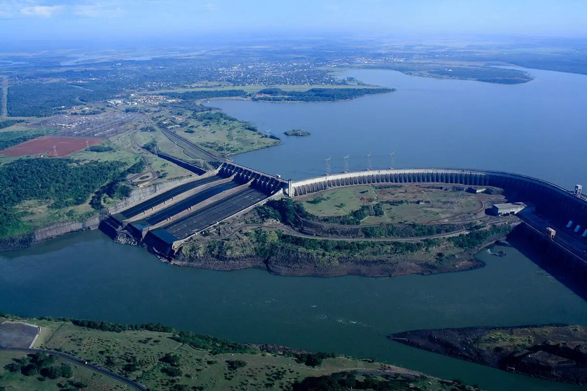Foto: Itaipu Dam, Paraguay/Brazil.