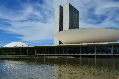 Foto ilustrativa: Congresso Nacional e o espelho d’água, em Brasília