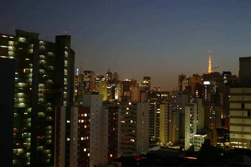 Foto ilustrativa: Prédios de São Paulo ao anoitecer