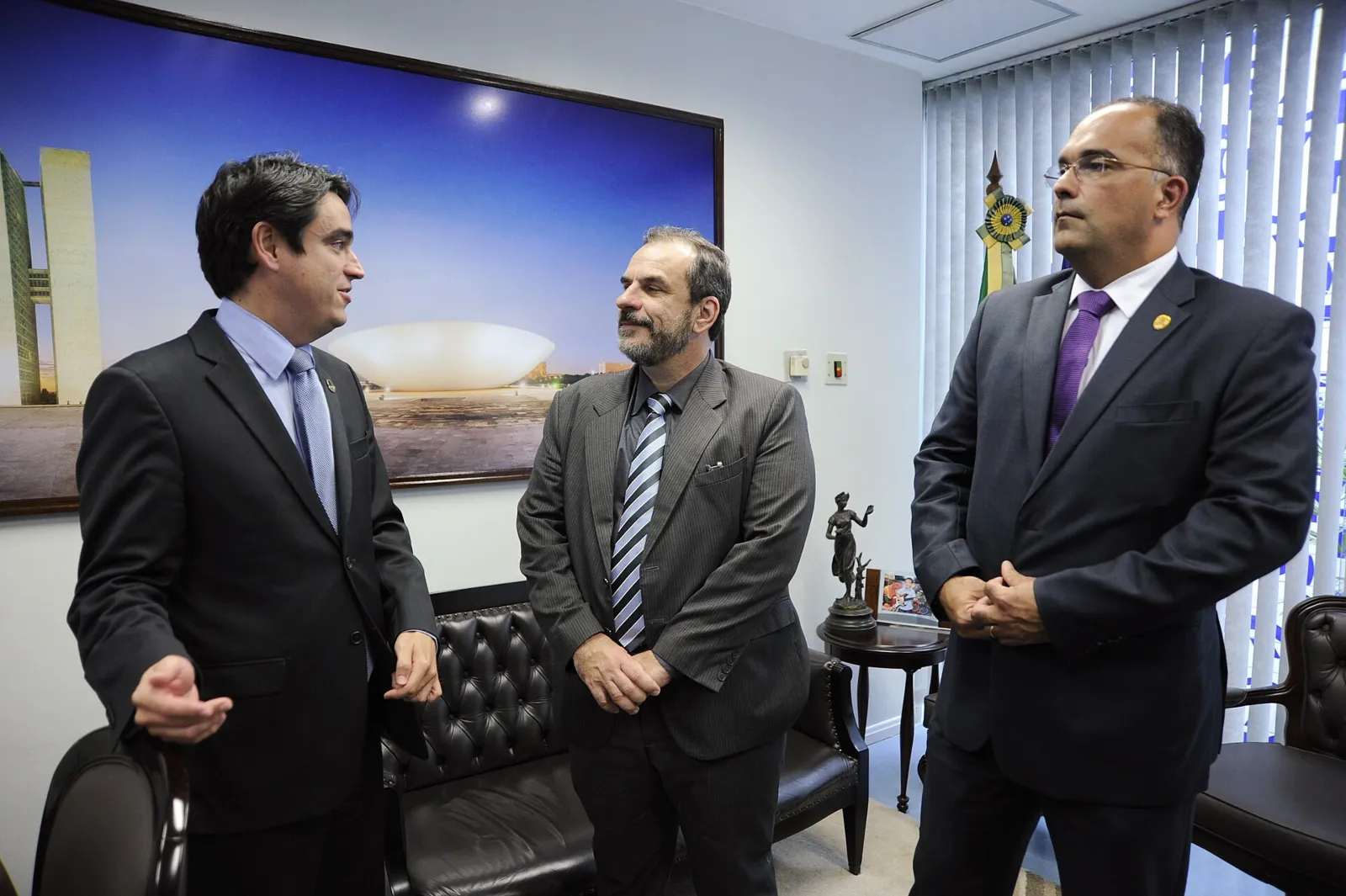 Senado Federal firma convênio entre Polícia do Senado e Policia Civil do Distrito Federal. (E/D): diretor-geral do Senado, Luiz Fernando Bandeira de Mello; diretor-geral da Policia Civil do Distrito F…